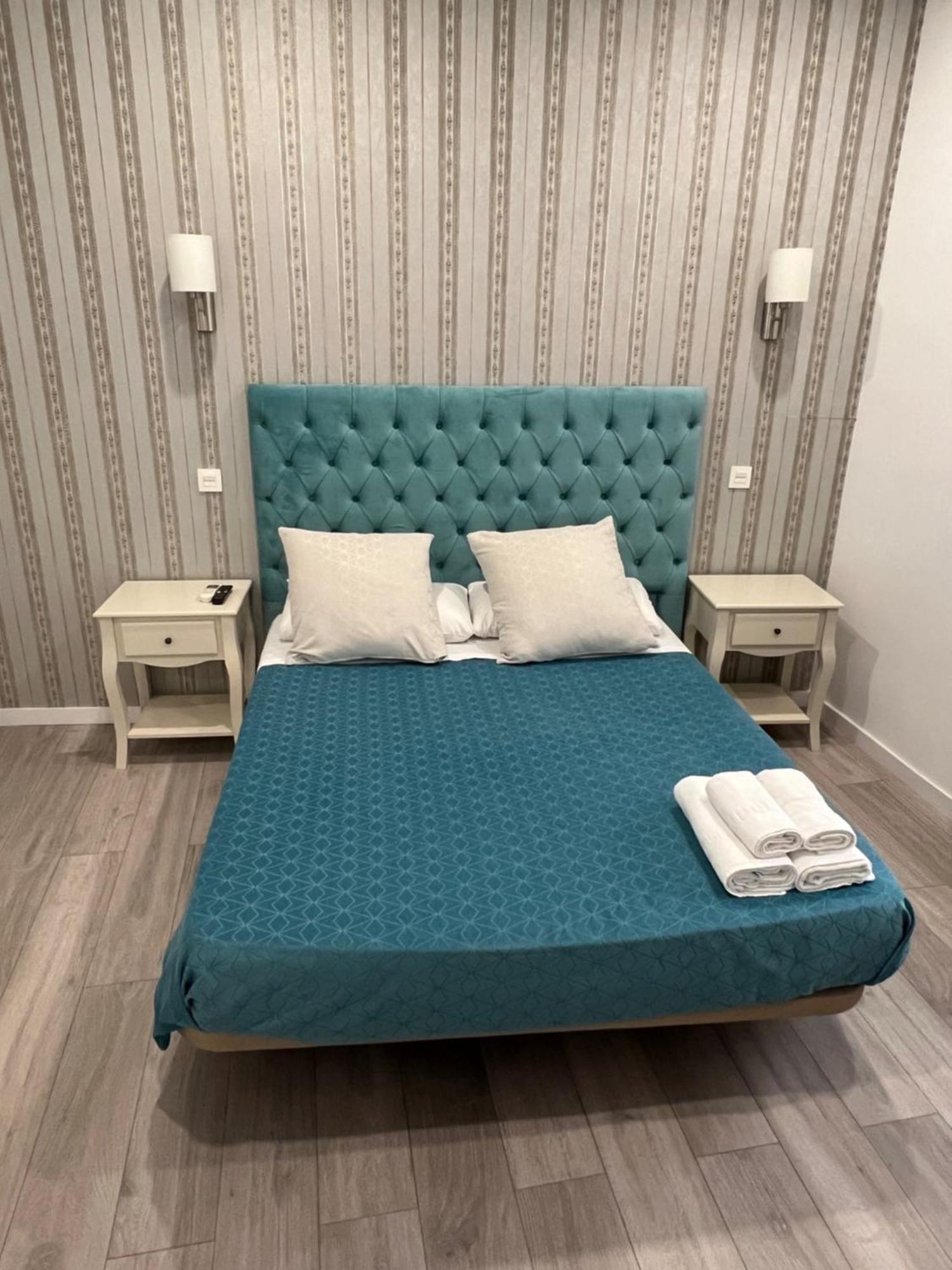 Hostal Galaico Madrid Buitenkant foto