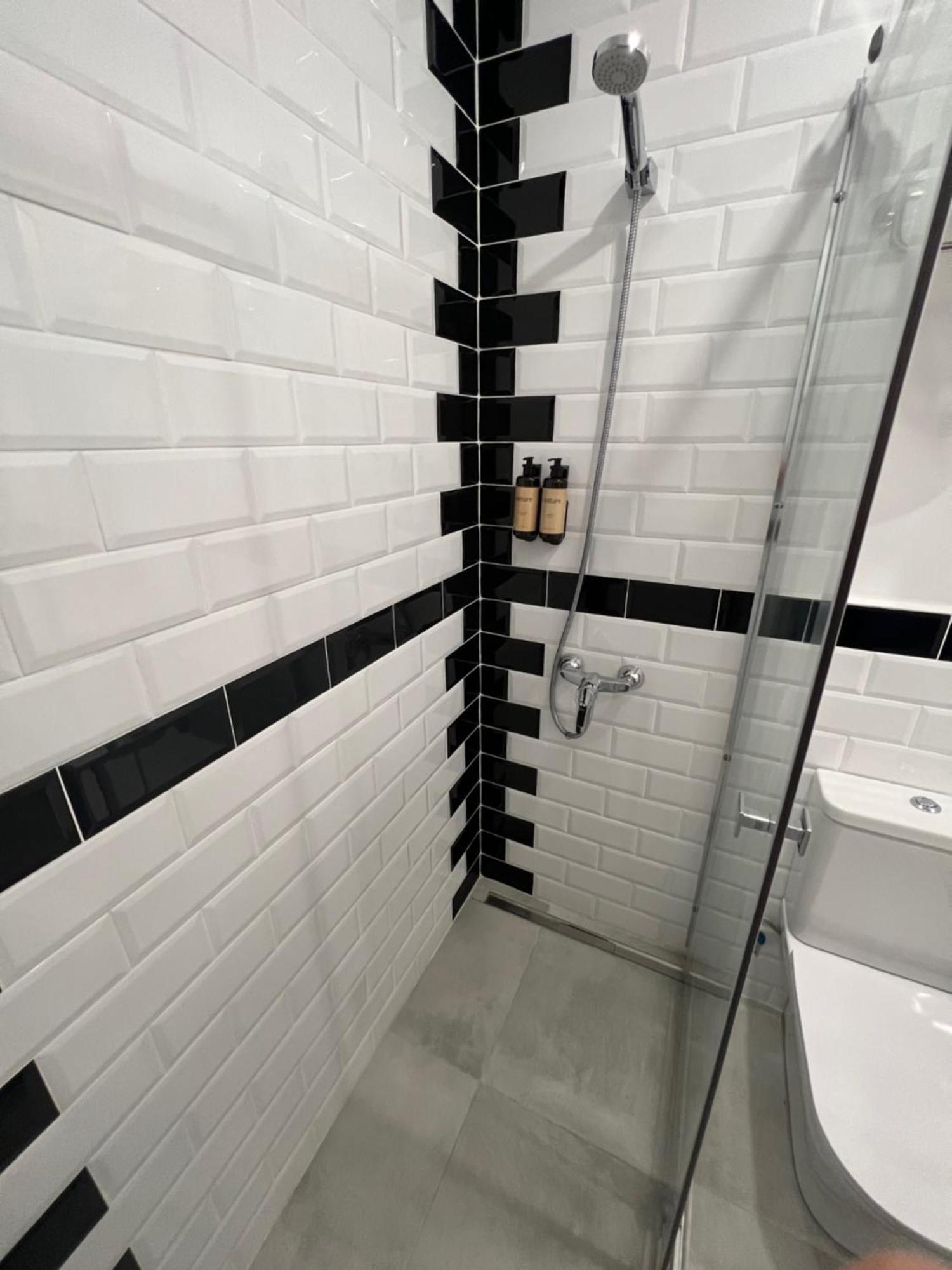 Hostal Galaico Madrid Buitenkant foto